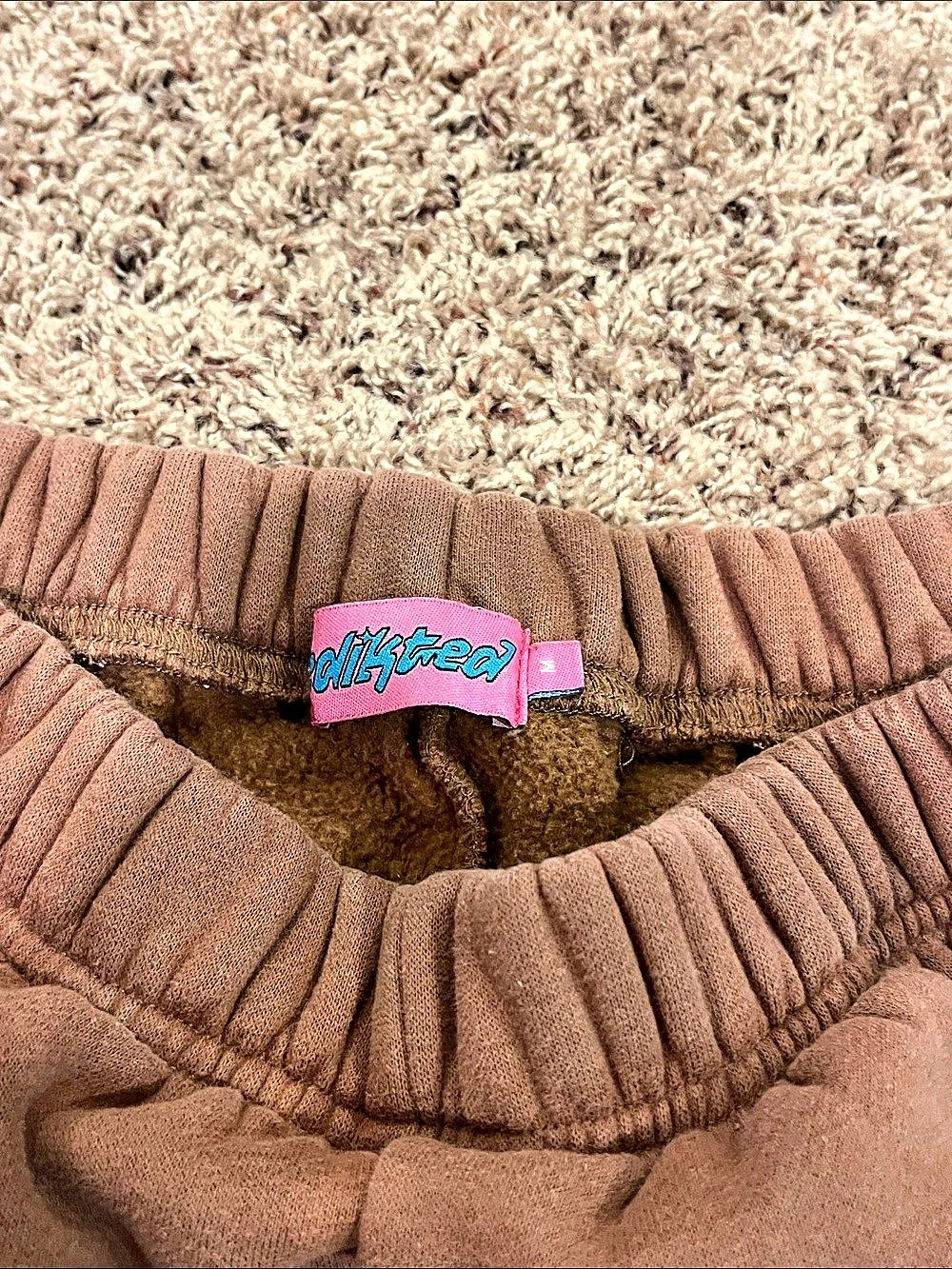 Edikted Sweatpants Brown - Picture 3 of 3